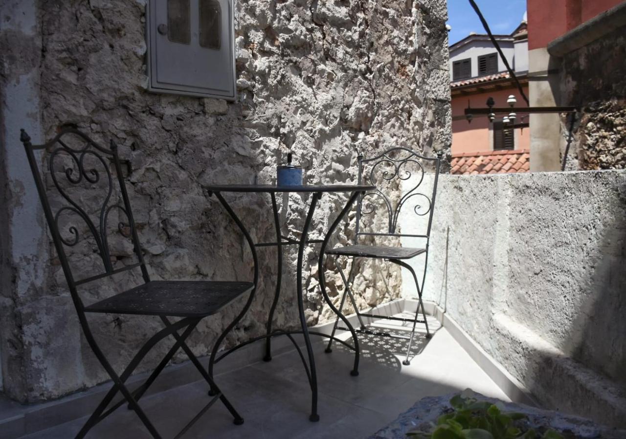 Modern Stairs Apartment Rovinj Exterior photo